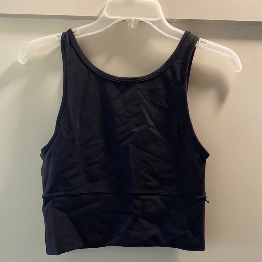 Lululemon Power Pivot Crop size 6 worn twice!